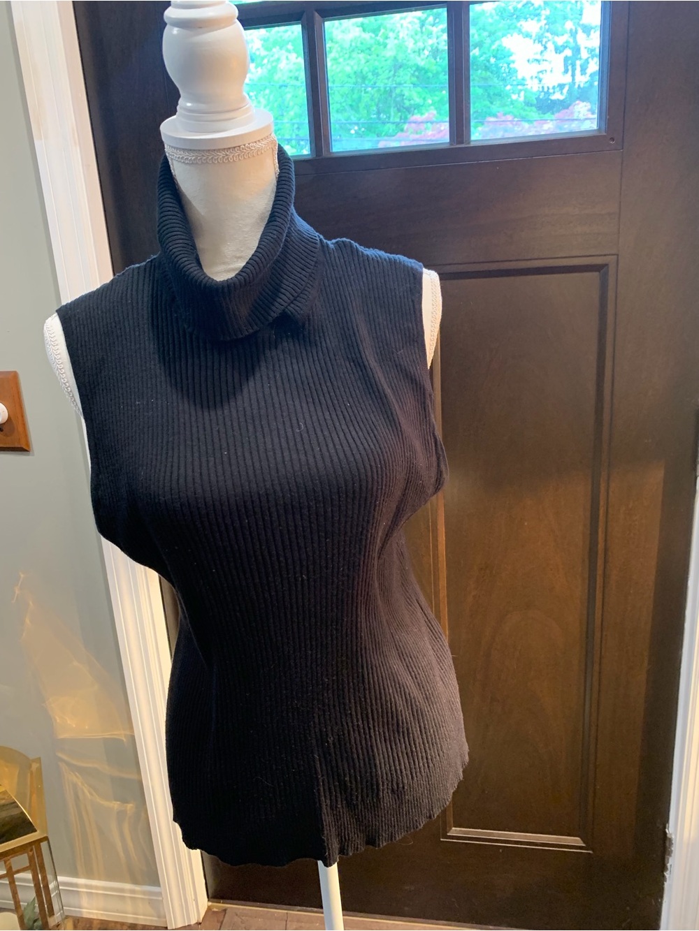 Cable & Gauge Black Sleeveless Ribbed Turtleneck Sweater
